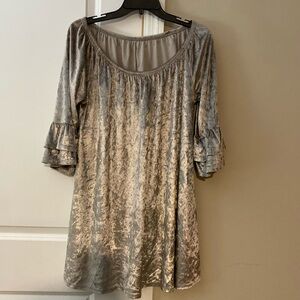 Elegant Velvet Women's Top in Silver